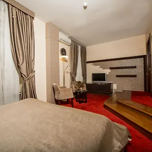 Passage Boutique **** באקו